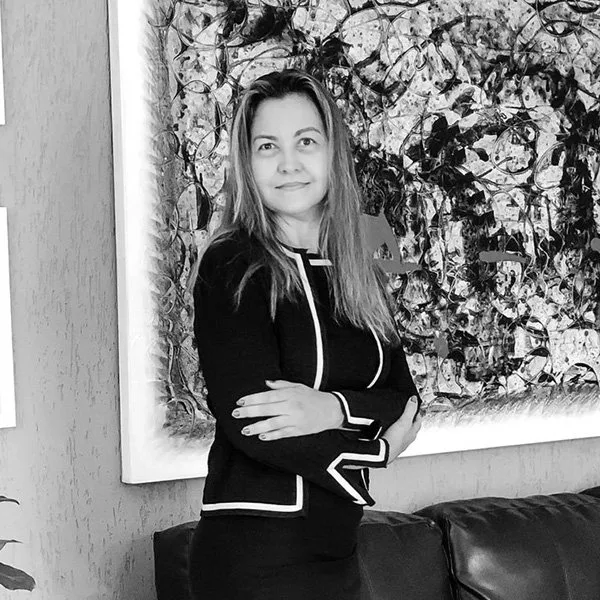Dra. Claudia Holanda Cavalcante